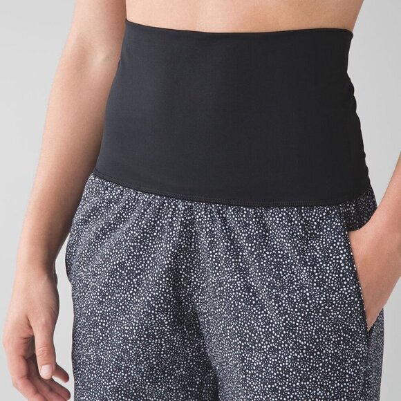 Lululemon Om Pant-Black Floral Lightweight High Waisted Joggers-Maternity- Size2 - Picture 4 of 14